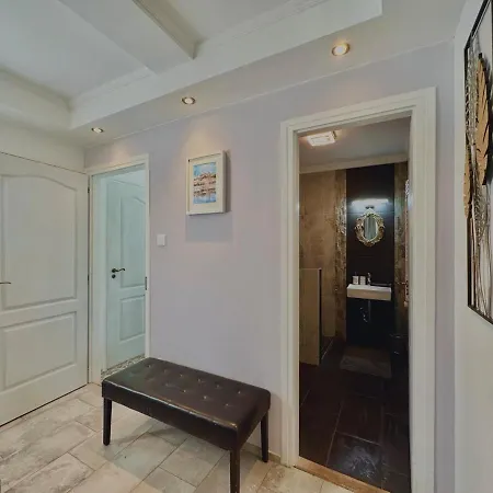 Azur 3 - Panoramic Escape شقة Balatonalmádi