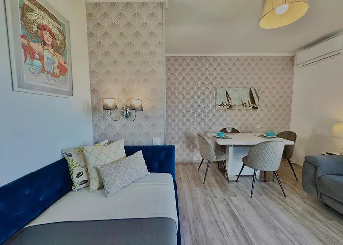 Azur 3 - Panoramic Escape Apartman *